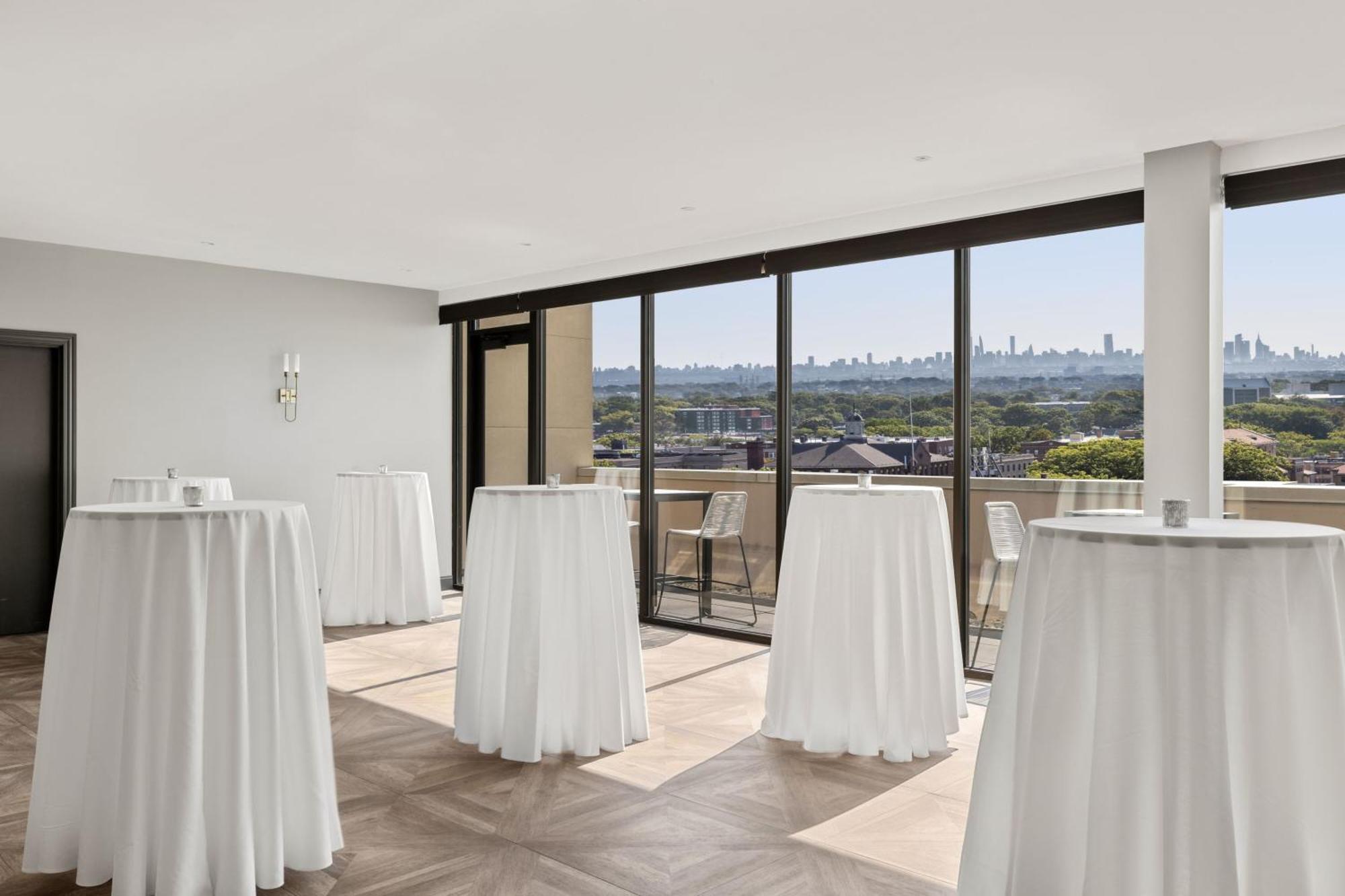 The Mc, Autograph Collection Hotel Montclair Exterior photo
